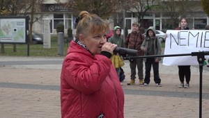 Protest proti spájaniu škôl: Žiaci, rodičia a učitelia sa postavili proti reforme