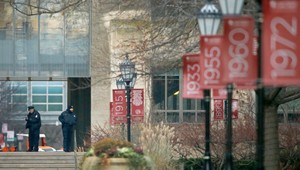 Zatkli študenta, ktorý sa vyhrážal streľbou v škole. Celý areál uzavreli