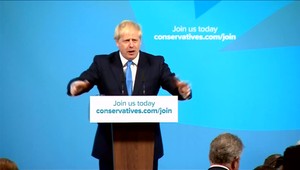 Johnson rekonštruuje vládu. Obklopuje sa svojimi sympatizantmi, médiá hovoria o čistkách