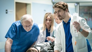 Predstavujeme vám hlavných hrdinov seriálu Nemocnica: Zoznámte sa so špičkovými lekármi!