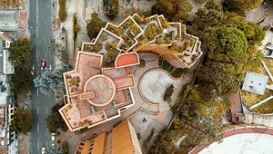 Bogota ako mesto zločinu? Zabudnite, zábery z drónu berú dych