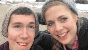 To je láska: Hoci je pripútaný na vozík a má krásne dievča, nikto mu neverí!