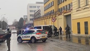 V Nitre pokračovalo pojednávanie v prípade najväčšieho slovenského drogového kontrabandu. Ozbrojená eskorta odstavila dopravu v meste