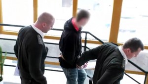 Prípad unikajúceho auta a policajnej streľby, pri ktorej zahynul spolujazdec, smeruje na súd