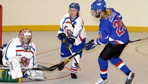 Derby s hokejbalistkami Česka bez víťaza, v semifinále repríza