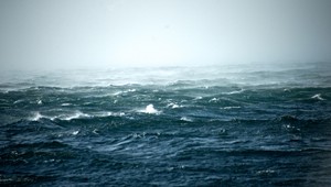 Extrémna rybačka: Indonézsky tínedžer sa plavil 49 dní na otvorenom mori v rybárskej chatrči