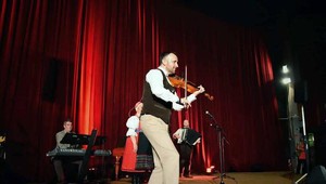 Ďalší MEGAHIT? Ondrej Kandráč predstavil vianočnú pieseň