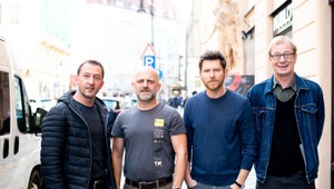 Vyzlečú sa známi herci donaha? Odhalí vám to komédia Prvok, Šampón, Tečka a Karel!