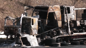 Na horskom priechode Donovaly horel turecký kamión, prevážal tri ťahače