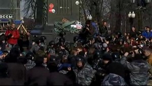 Vodca ruskej opozície Navalnyj pôjde do väzenia. Podľa súdu odporoval polícii