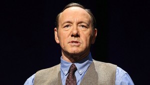 Oscarový herec Kevin Spacey má opäť čo vysvetľovať