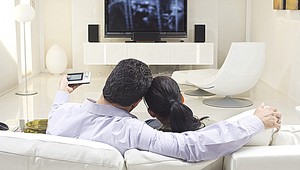 Poľská vláda chce dosadzovať do médií svojich ľudí, opozícia sa búri