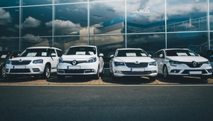 Autá majú citeľne zdražieť. Kto si ho kúpi ešte do Vianoc, ušetrí