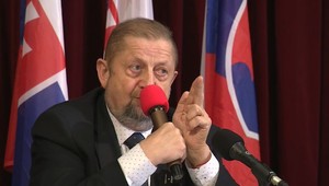 Štefan Harabin na stretnutí s občanmi hovoril o Ukrajine aj o očkovaní