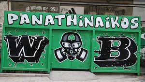 Explózia trhaviny poškodila budovu fanklubu Panathinaikosu Atény