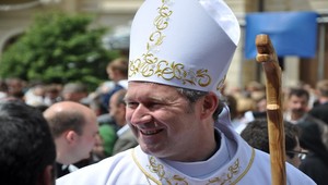 Dôvod odvolania Bezáka? Nosil oblečené rifle