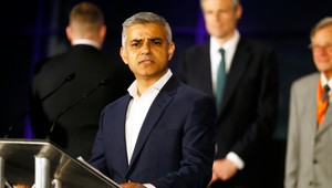Londýn má moslimského starostu. Voľby vyhral Sadiq Khan
