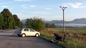 Žena na skútri už do práce neprišla. Pri ďalšej nehode sa zranili štyri ľudia