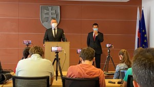 Mimoriadna schôdza k odvolávaniu Mikulca z funkcie sa nebude konať ani dnes