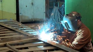 Napriek vysokej nezamestnanosti sa mladým pracovať nechce