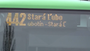 Útok na ženu na stanici sledovalo viacero ľudí. Zasiahli len dvaja