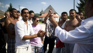 Rómovia zbili dorastencov do krvi. Chlapcovi (16) išlo o život!