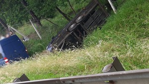 Vážna dopravná nehoda na diaľnici. Medzi zranenými je aj dieťa