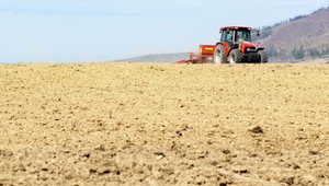 Podnikateľ mal zraziť roľníka. Za všetko môžu spory o pozemky