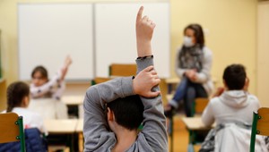 Niekto o 145, iní len o 30 eur: O koľko si polepšia učitelia u vás?