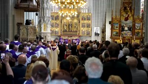 V Košiciach prebiehala posledná rozlúčka s arcibiskupom Alojzom Tkáčom