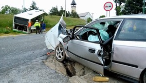Deväť zranených pri zrážke autobusu a auta
