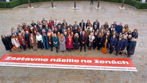 Zastavme násilie na ženách: Obete prišla podporiť stovka osobností