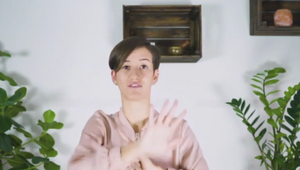 Tvár za plexisklom, život tlmočníka v časoch korony