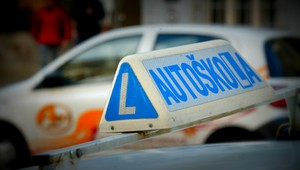 Muž si konečne môže sadnút za volant. Po 25 rokoch snaženia zložil skúšku z autoškoly