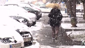 Mesiac apríl je naozaj bláznivý. Naprieč Slovenskom premenlivo sneží alebo svieti slnko