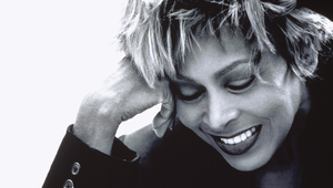 Zomrela hviezdna speváčka Tina Turner!