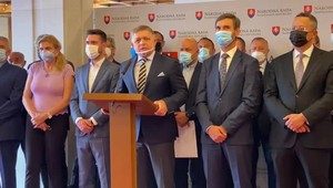 Fico: Mikulec je v špine a celý čas zneužíva funkciu verejného činiteľa