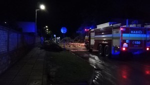 FOTO: Intenzívne búrky bičovali západné Slovensko: Takúto spúšť napáchal živel