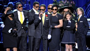 Janet Jackson (46) vyfackala neter Paris (14)