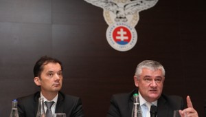 Slota: Ak nabehnú maďarskí poľovníci s guľovnicami, sme hotoví za dva dni