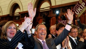 Zemetrasenie v Británii. Eurovoľby ovládli populisti