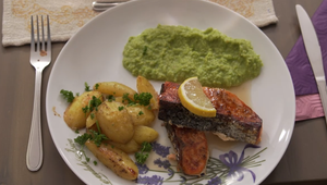 Hlavné jedlo:   Janko Hraško na rybách