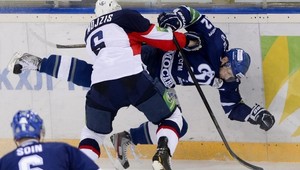 V Moskve rozhodol Šatanov blafák, líder KHL na kolenách