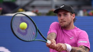 Alex MOLČAN senzačne v semifinále!