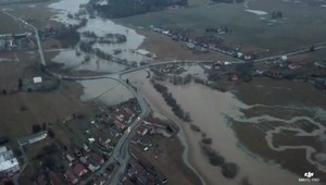 VIDEO: Dediny v Žilinskom kraji sú pod vodou. Toto sú autentické zábery