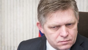 Mimoriadna schôdza k  vysloveniu nedôvery premiérovi bude v pondelok ráno