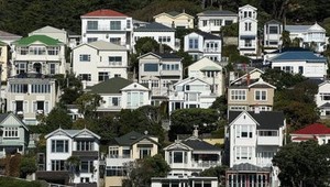 Cudzincom domy nepredáme - nový zákon obmedzuje predaj nehnuteľností
