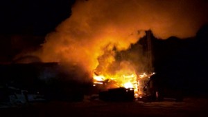 V Sekierskej doline hasili požiar celú noc, horela hospodárska budova