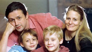 Neuveríte, v akých podmienkach vyrastali: 7 osobností, ktoré si v detstve prešli peklom!