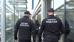 Ani zákon nepomáha: Zlodej v obchode zaútočil na pracovníka SBS